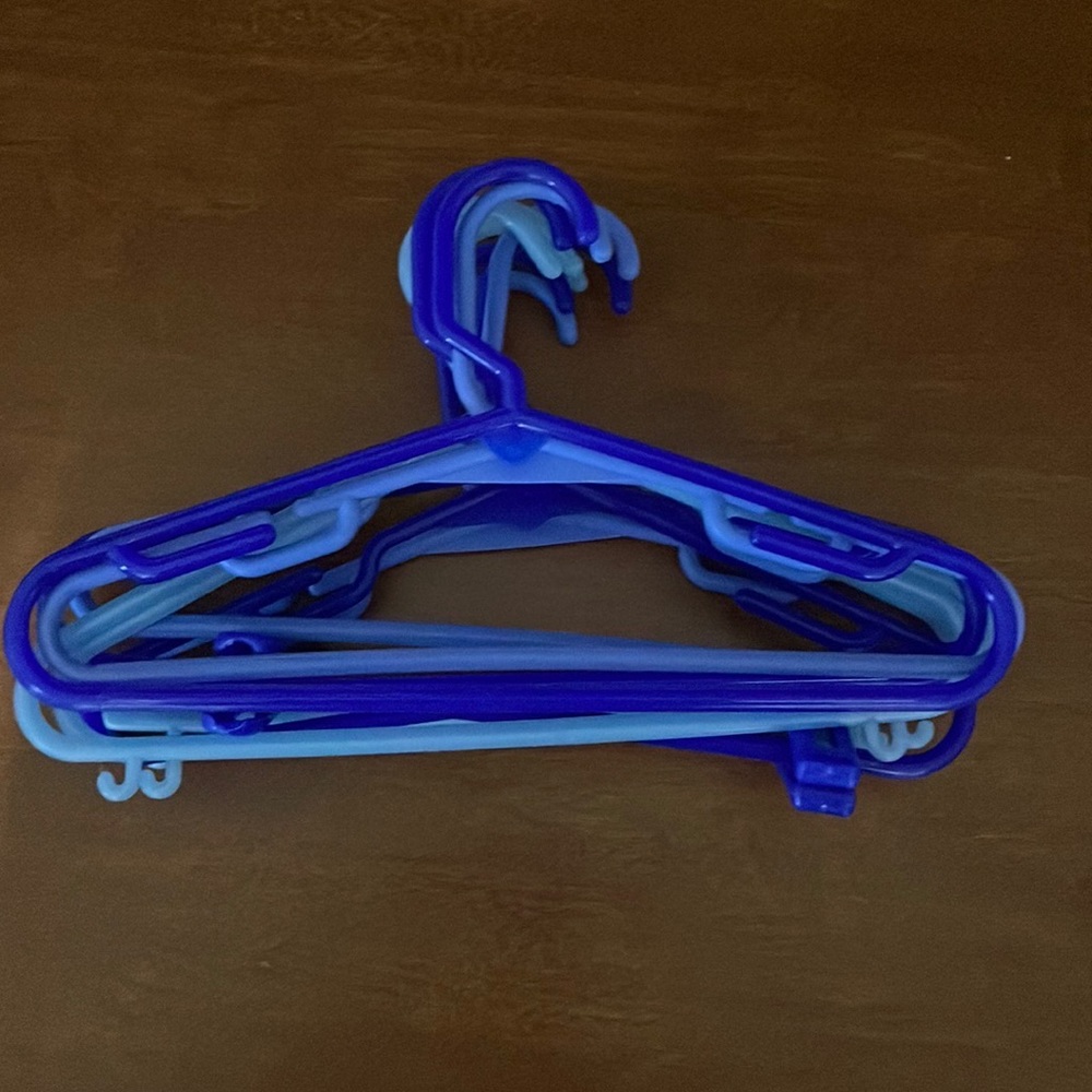 LOT of 20 plastic hangers